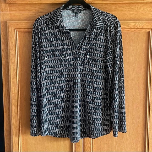 Jones New York womens Black/red/white blouse v-neck w/collar size medium - Picture 1 of 8